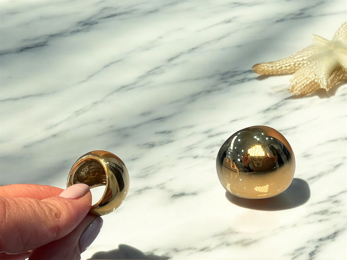 Ring. Ballon shaped ring