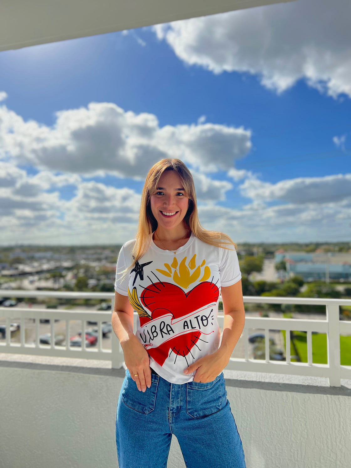 White short sleeved T-shirt with print
