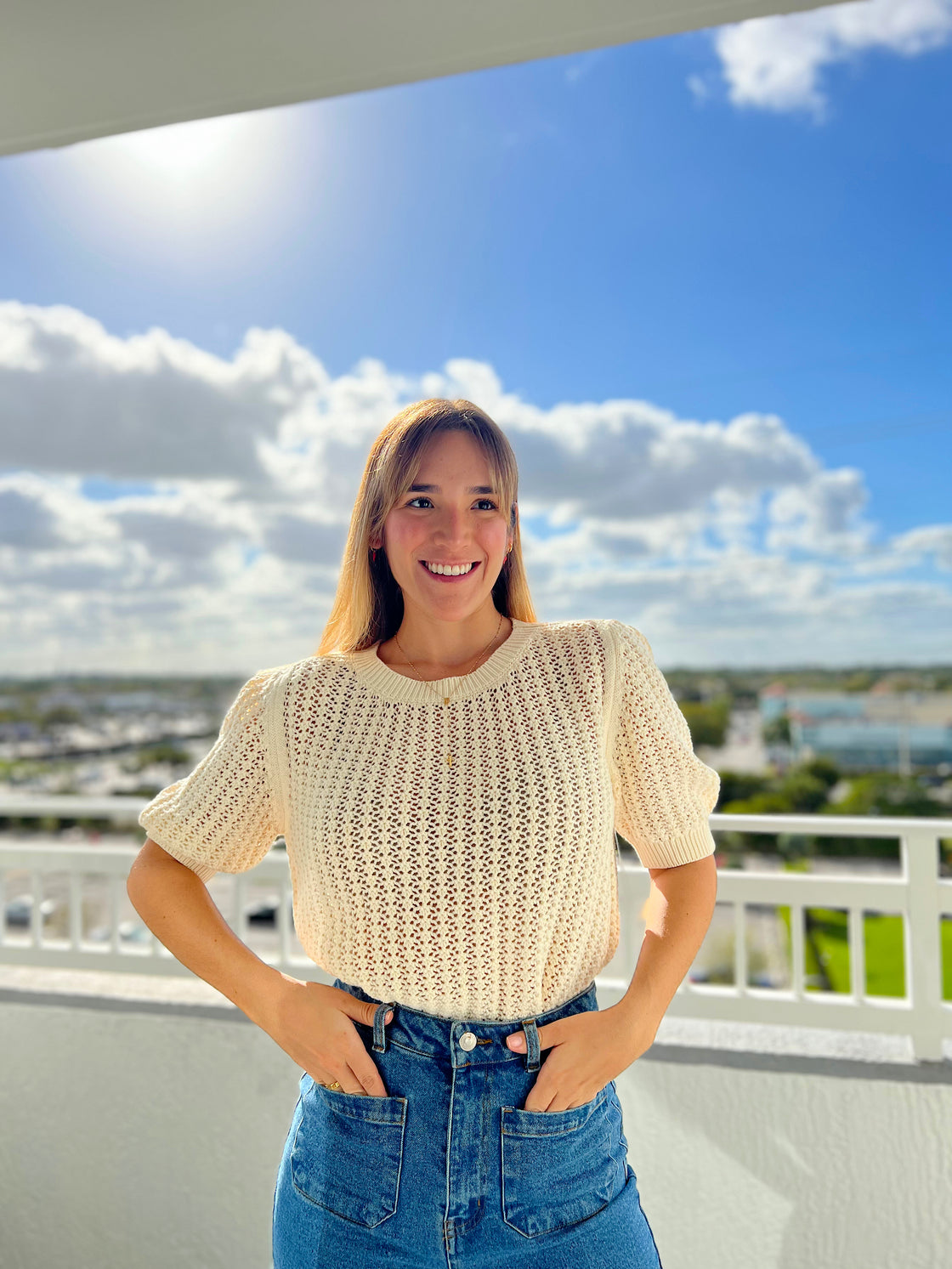 Beige short - sleeved sweater