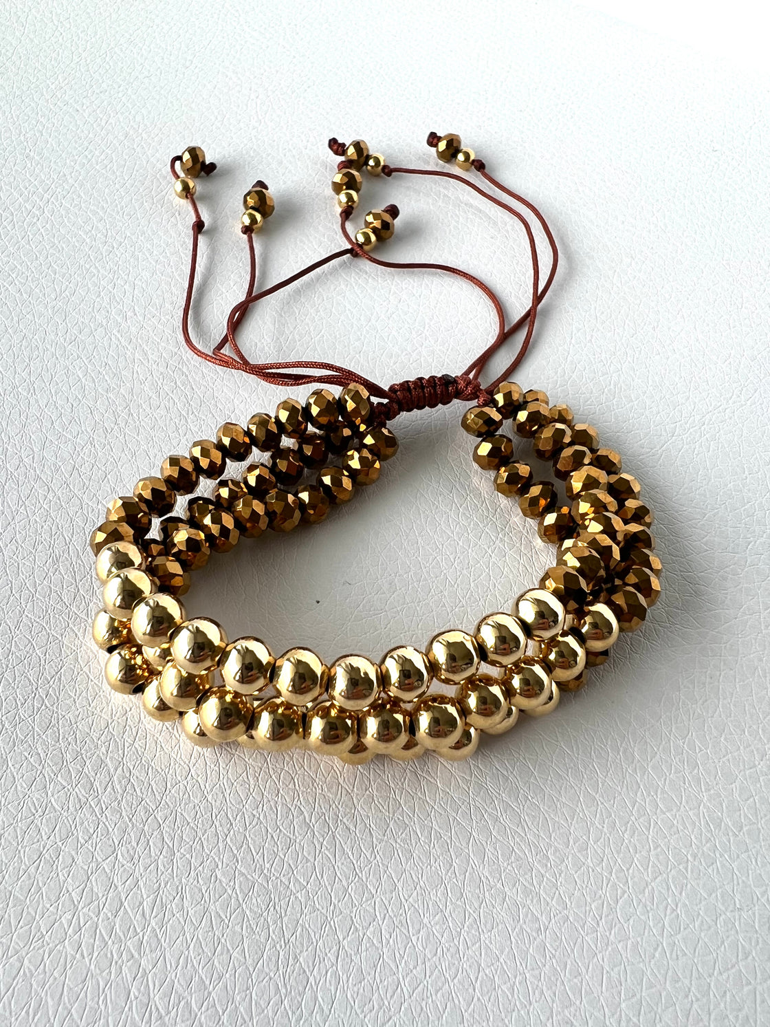 Crystal and balineses bracelet in gold plated