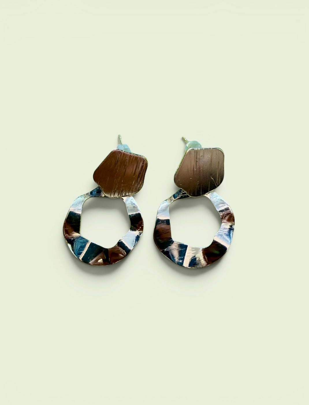 Gold earring