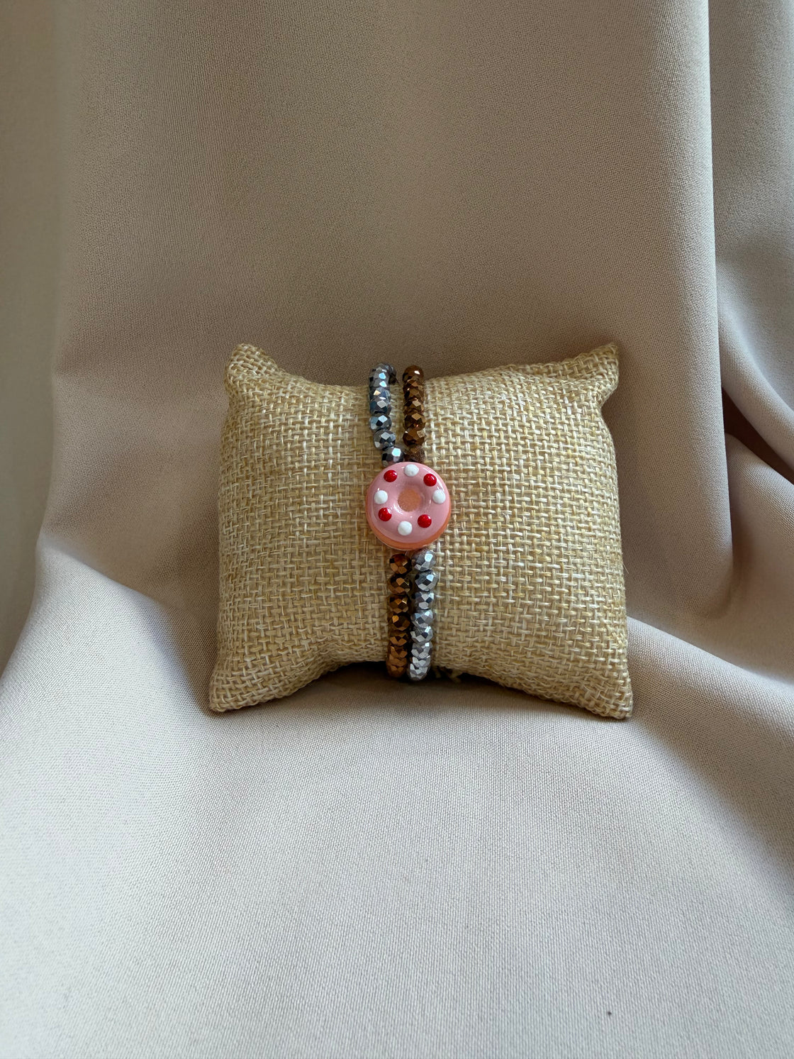 Double elastic bracelet with crystals and stained glass donut-shaped charm